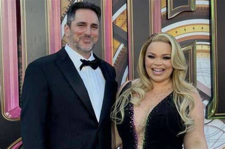 
Who Is Moses Hacmon? Fans Think Moses’ Wife Trisha Paytas Is Pregnant And Debuted Her Baby Bump On Instagram 