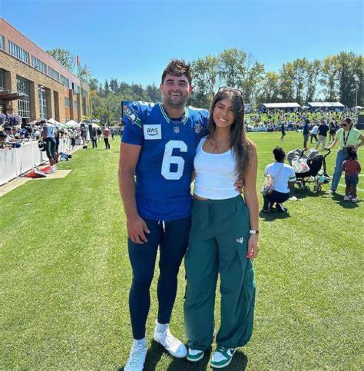 Who Is QB Sam Howell’s Girlfriend? His Dating History In A Frame!
